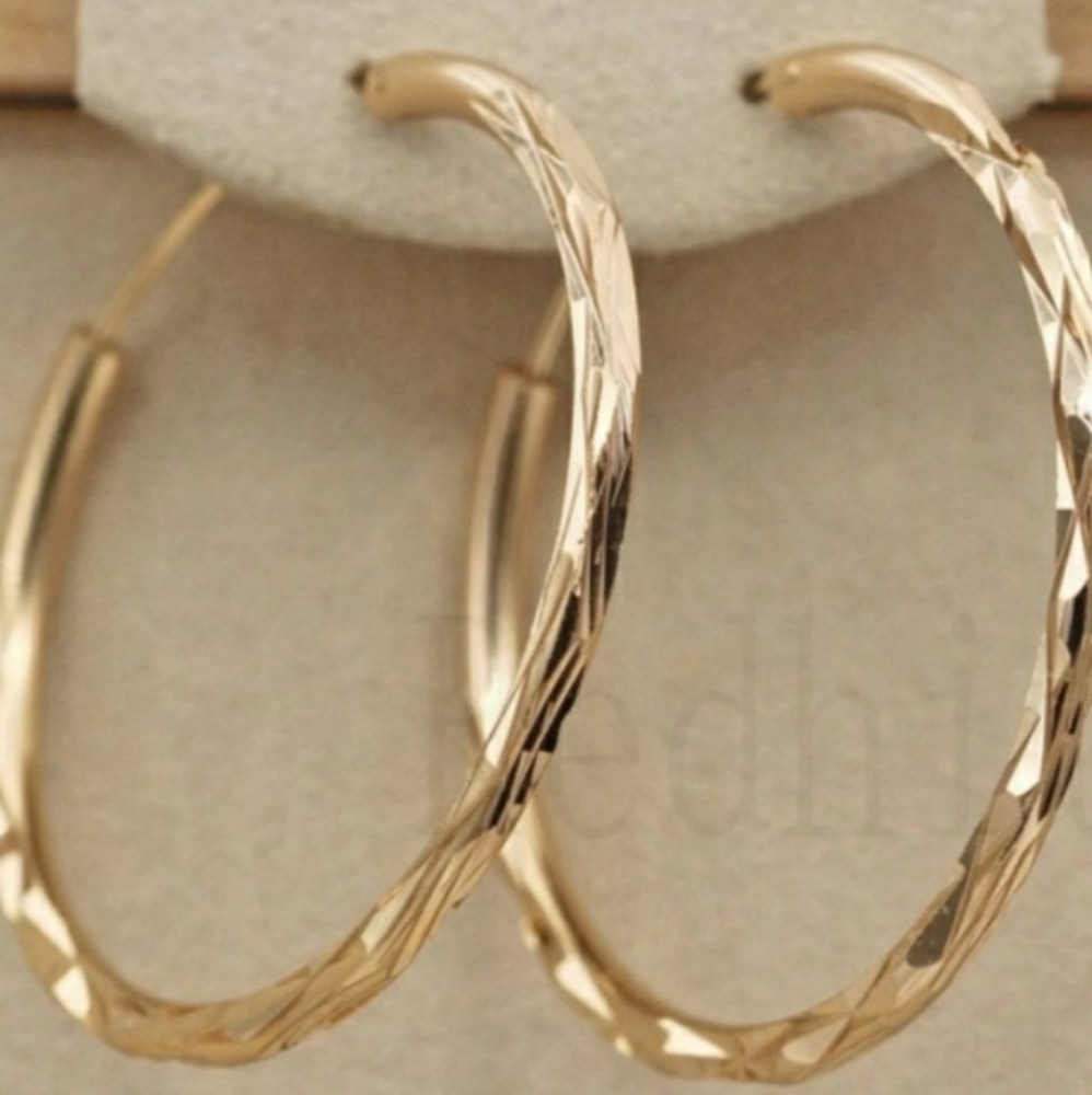 18k Yellow Gold Diamond Cut Hoop Earrings